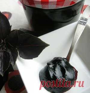 Мармелад из черной смородины с базиликом.