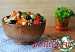 Тёплый салат с нутом и овощами - кулинарный рецепт