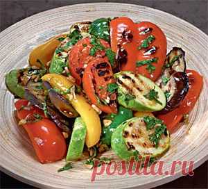 Итальянский салат из запеченных овощей
Итальянская кухня богата вкусными и полезными салатами. Все итальянские салаты яркие и красочные, как и сама Италия. Рецепт обалденного салата тут