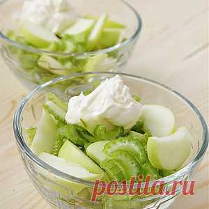 Простейший салат с сельдереем и зеленым яблоком рецепт – вегетарианская еда: салаты