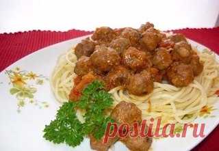 Спагетти с фрикадельками 

Ингредиенты: 
-Мясной фарш – 500 г 
-Яйцо – 1 шт. 
Показать полностью…