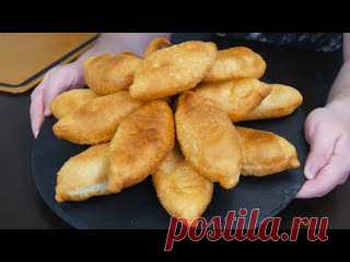 Жареные пирожки с капустой. Как у бабушки! Рецепт теста и вкусной начинки. Вам понадобится:на 15штЖарить в масле при 160СТесто:Вода теплая 125млМолоко теплое 125мл (можно взять только воду)Дрожжи сухие 5гСахар 10гСоль 7гМука 400гМасло подсолнечное 30гНачинка:Капуста 900гЛук 150гСоль10гСахар 10-15гМасло сливочное 100гЯйца вареные 3-4штМасло 1л