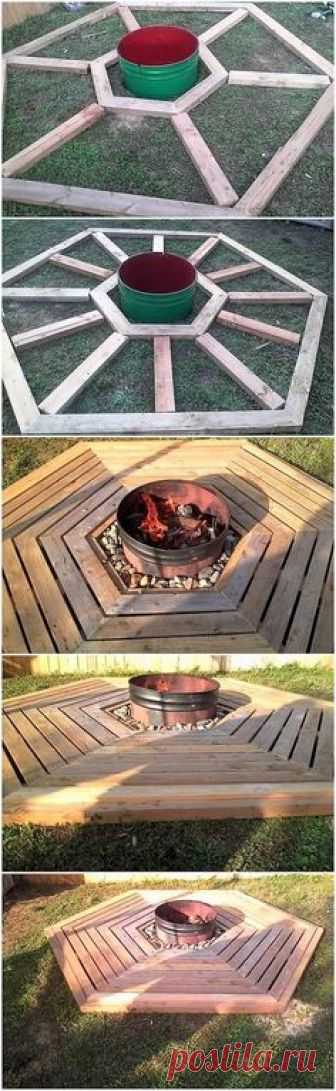 This is such an inspiring designed wood pallet garden creation that would make you to forget blinking your eyes for a second. It is alluring added with the custom work of the wood pallet where the round shaping artwork has been added in an appealing way.