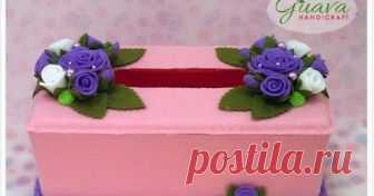 Lavender Roses | Tissue Box Kotak tisu hias flanel simpel dan elegan. Box dari bahan plastik dan dihiasi dengan bunga mawar cocok sebagai hadiah atau koleksi pribadi.