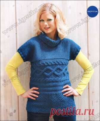 Синий пуловер с короткими рукавами и узорами из 