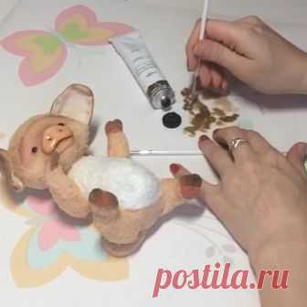 TEDDY TOYS в Instagram: «Тонирую 🐷 Так игрушки приобретают законченный вид. Ну и не может же поросенок быть с чистыми копытцами) А вы тонируете своих зверей или…» 121 отметок «Нравится», 6 комментариев — TEDDY TOYS (@talalaykoanna.toys) в Instagram: «Тонирую 🐷 Так игрушки приобретают законченный вид. Ну и не может же поросенок быть с чистыми…»