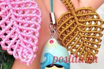 Листья своими руками в технике макраме. Мастер-классы Техника узелкового плетения макраме позволяет создавать не только большие полотна, но и очень маленькие, практически ювелирной тонкости детали.Их можно использовать сами по себе, в качестве самостоятельных изделий. Листочек можно использовать в одиночном варианте или соединив с другими такими же листочками, или с деталями иной конфигурации. Форма листьев макраме может быть разной, как и настоящие листья в природе.