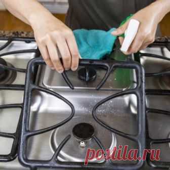 Как очистить плиту – виды средств и советы Любая хозяйка не раз сталкивается с проблемой грязной плиты. Сегодня рынок предлагает множество средств бытовой химии для устранения таких загрязнений. Но не стоит забывать и о проверенных народных средствах.