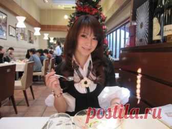 14 секретов молодости 46-летней японки, которая поразила мир своим юным видом Этой девушке 46 лет и она мать двоих детей! Да-да, мы не ошиблись, называя её девушкой, а не женщиной. Выглядит она вдвое моложе своего настоящего возраста. Японскую модель и актрису Масако Мизутани (...