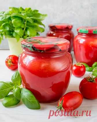 Томаты в собственном соку без уксуса на Вкусном Блоге Вы давно этого ждали – и вот пришел этот счастливый час. Будем заготавливать томаты в собственном соку, которые потом пойдут в готовку – на соусы, рагу и другие блюда. Помидоры в сезон стоят копейки, а покупать жестяные банки по 2 доллара за 400 г – не самая приятная трата денег…
