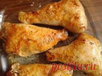 БОЖЕСТВЕННО ВКУСНЫЕ ФАРШИРОВАННЫЕ КУРИНЫЕ ОКОРОЧКА
Ингредиенты:
4 средних окорочка
кусочек свининки грамм 150
чеснок 2 зубчика
апельсин 1 шт
домашний майонез
соль
приправы по вкусу
Приготовление:
1. Первым делом, аккуратно снимаем кожу с окорочка