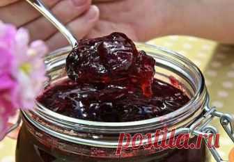 ВИШНЯ В ЖЕЛЕ — ОЧЕНЬ ВКУСНО И КРАСИВО! 
Совершенно необычный рецепт. Получается вкусняшка совершенно не приторная, красивого цвета, с запахом и ароматом свежей вишни, поскольку варится совсем недолго и хранится неплохо, правда в прохладно…