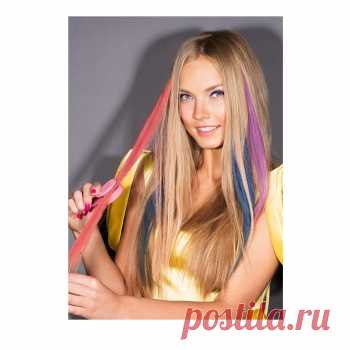 Использование мелков для волос #Rainbowpaint позволяет изменить образ быстро и легко, не прибегая к помощи профессиональных мастеров и не подвергая волосы химическому воздействию красок. Мелки не повреждают волосы, так как покрывают поверхность волоса, не проникая в его структуру.
В основе формулы – минеральные порошки, такие как тальк и слюда. Яркие цвета получают благодаря минеральным пигментам: ультрамарину, оксиду железа, диоксиду титана, кармину.