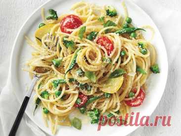 Спагетти Примавера Рождённый в Нью-Йорке рецепт этой пасты давно стал классическим итальянским рецептом приготовления пасты во всём мире.