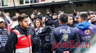 Турецкая полиция задержала более 200 человек на демонстрациях в Стамбуле. Полиция Турции задержала 205 человек в ходе первомайских акций в разных местах Стамбула, сообщает Halk TV. Читать далее