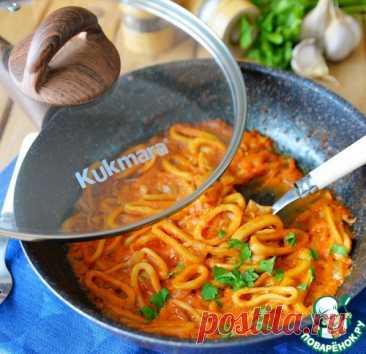 Кальмары в томатном соусе на сковороде – кулинарный рецепт