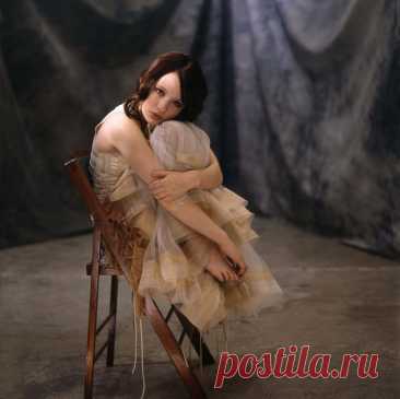 Эмили Браунинг (Emily Browning) в фотосессии для журнала OK! (2006)