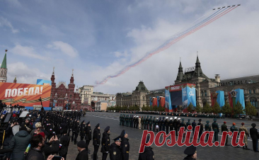 Вещание латвийских телеканалов прервали кадры парада Победы в Москве. Телеканалы латвийской компании Balticom подверглись кибератаке, после которой вещание прервали кадры парада Победы на Красной площади в Москве.