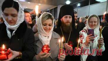 Священник рассказал о традиции зажигать иерусалимские свечи
