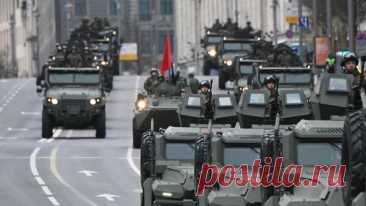 В Москве военная техника выдвинулась на репетицию парада Победы