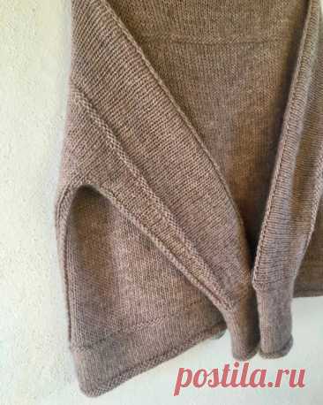 Уютный свитер кофейного цвета