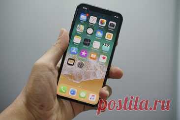 Продажи iPhone упали до рекордного уровня