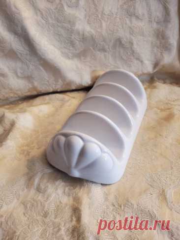 Bright White Pottery, Taco Shell or Toast or Letter or Napkin Holder Vintage Kitchen With Shell Design - Etsy