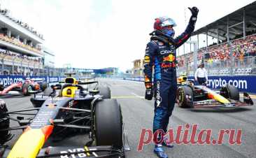 Ферстаппен выиграл спринт на Гран-при Майами «Формулы-1». Второе место занял Шарль Леклер из Ferrari, третье — Серхио Перес из Red Bull