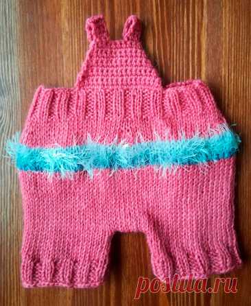 Штаны для зайки Тильда. Штанишки для зайки Тильда вяжем на 4-х спицах по кругу.
Набираем 80 петель. Распределяем по 20 петель на каждую спицу.