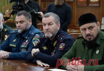 Глава МЧС Чечни после задержания в Дагестане появился на совещании Кадырова. Цакаева задержали 17 апреля на федеральном КПП, который не находится в ведении силовиков Дагестана.