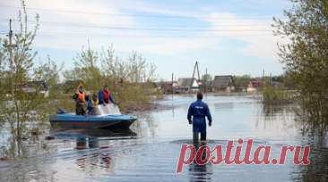 Вода из реки Ишим подходит к дамбам тюменского села Казанское. Вода начала подходить к дамбам в селе Казанское Казанского района Тюменской области. Читать далее