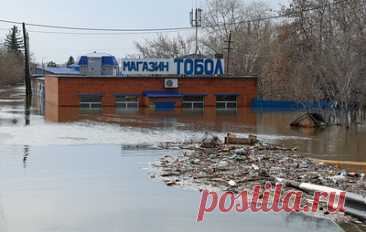 В Кургане уровень воды в реке Тобол достиг 10 м. Уровень воды продолжает расти, сообщили в МЧС