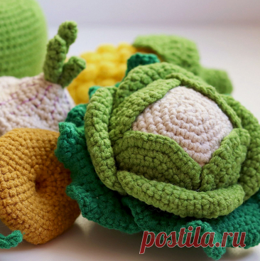 PDF Капуста крючком. FREE crochet pattern; Аmigurumi vegetable patterns. Амигуруми схемы и описания на русском. Вязаные игрушки и поделки своими руками #amimore - декоративный кочан капусты, овощ.