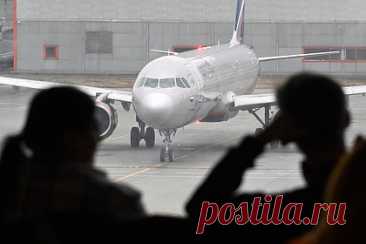 Россияне застряли в аэропорту на девять часов из-за поломки самолета