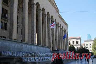 Парламент Грузии во втором чтении поддержал законопроект об иностранных агентах