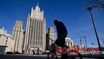 Россиян призвали взвешивать риски при планировании поездок за границу