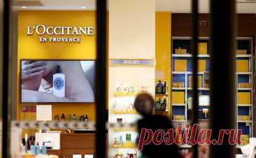 L'Occitane выкупит свои акции за $1,8 млрд и станет частной компанией. Выкупать торгующиеся на гонконгской бирже акции L'Occitane будет по цене 34 гонконгских доллара ($4,35) за каждую. Их максимальная стоимость составит 13,9 млрд гонконгских долларов ($1,78 млрд)