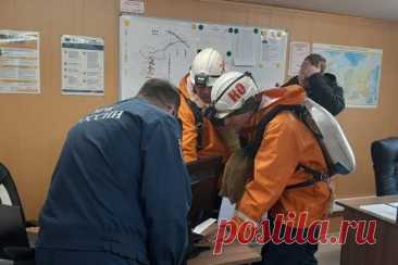Начало поисковых работ на обвалившемся руднике в Амурской области. Горноспасатели МЧС России прибыли на рудник в Амурской области, где под завалами горных пород находятся 13 человек.