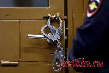 Подростка арестовали за вооруженное нападение на охранника российского храма