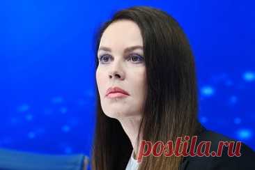 57-летняя Екатерина Андреева снялась в одном полотенце