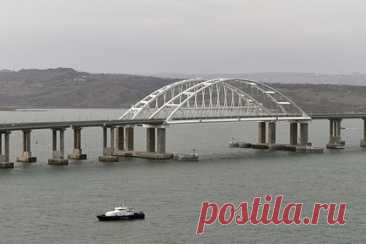Движение по Крымскому мосту перекрыли второй раз за сутки