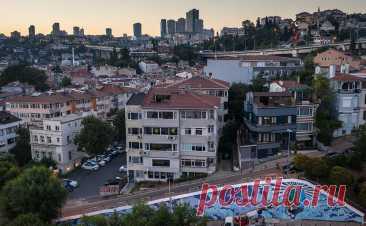 Сейсмолог предупредил о подземных толчках в Стамбуле магнитудой до 7,6. Турецкий сейсмолог Наджи Гёрюр спрогнозировал подземные толчки в Стамбуле магнитудой 7,6.