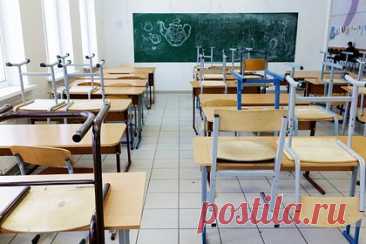 Сотрудника коррекционной школы отстранили от работы за эротические съемки