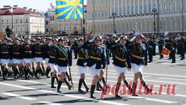 В Петербурге прошел военный парад в честь годовщины Победы в ВОВ