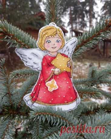 Festive Holiday Angel by Elena Shestakova  Edited by anniekins at 2023-12-27 18:29