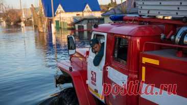 В Ишиме наращивают гребень дамбы в ожидании прихода большой воды