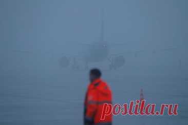 Более тысячи пассажиров застряли в аэропорту на севере России из-за непогоды