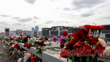 Прошла панихида по жертвам теракта в &quot;Крокусе&quot;. Возле стихийного мемориала прошла панихида по жертвам теракта в &quot;Крокус Сити Холле&quot;. Об этом сообщает телеканал &quot;РЕН ТВ&quot;. Отмечается, что панихиду провел архиепископ Одинцовский и Красногорский Фома. Он же служил ...