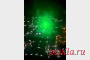 Попытка ослепить лазером пилотов самолета с 200 пассажирами попала на видео