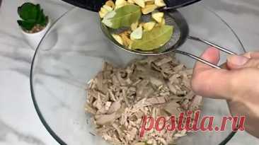 ЗНАМЕНИТЫЙ новогодний салат из трёх ингредиентов | Готовим вкусно | Дзен